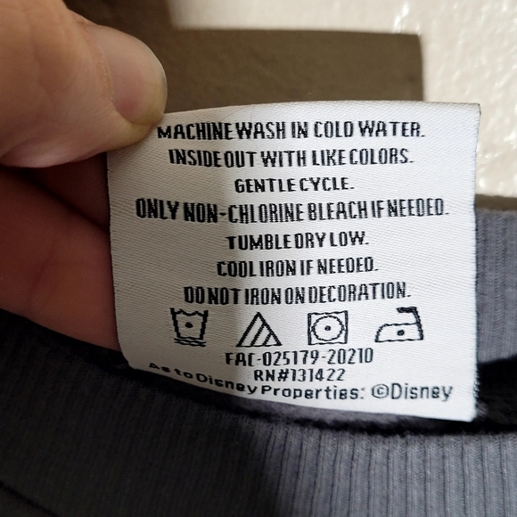 Disneyland Collection Spirt Jersey - Picture 3 of 6